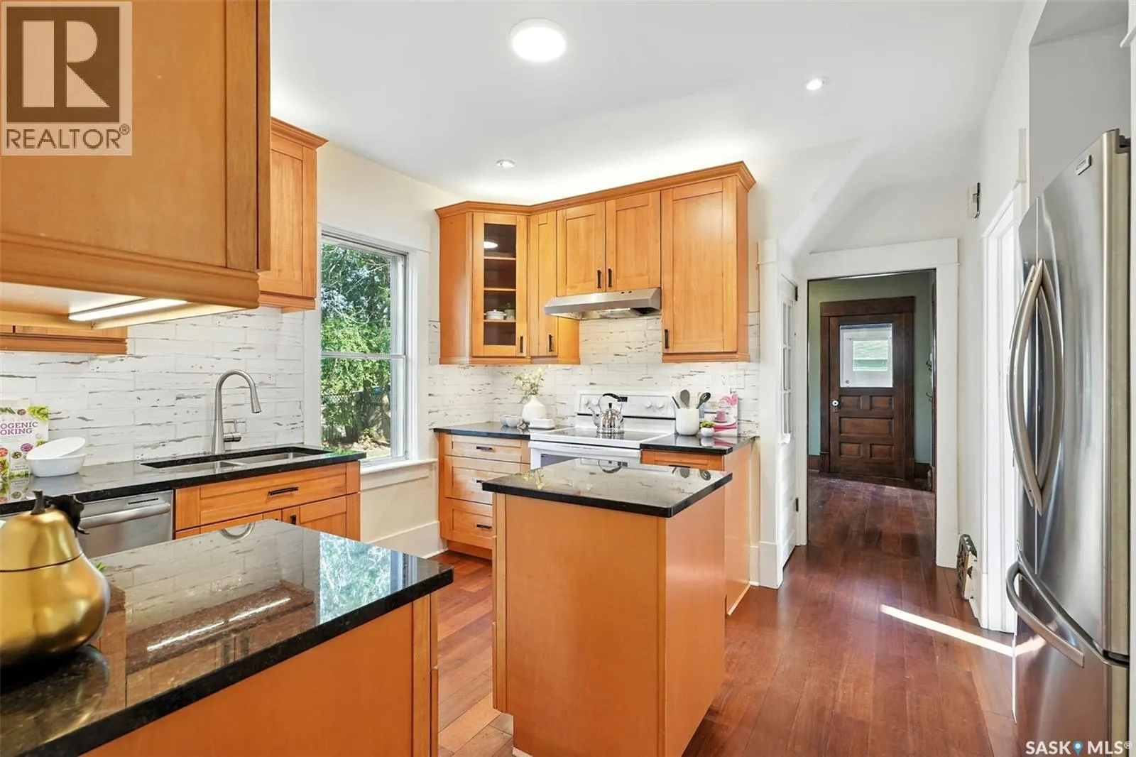 105 115th STREET E