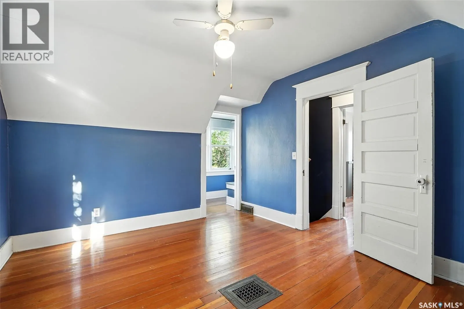 105 115th STREET E