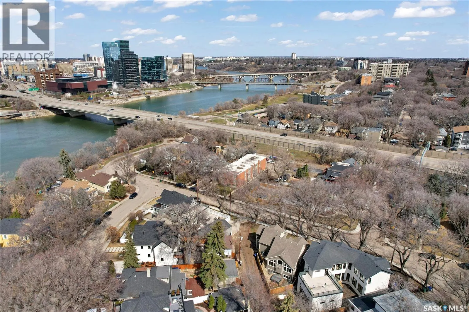 101 Poplar CRESCENT