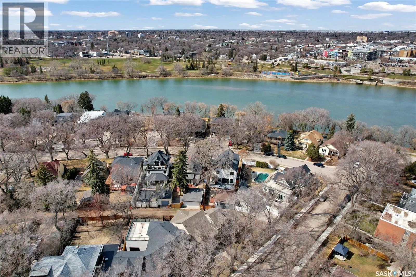 101 Poplar CRESCENT