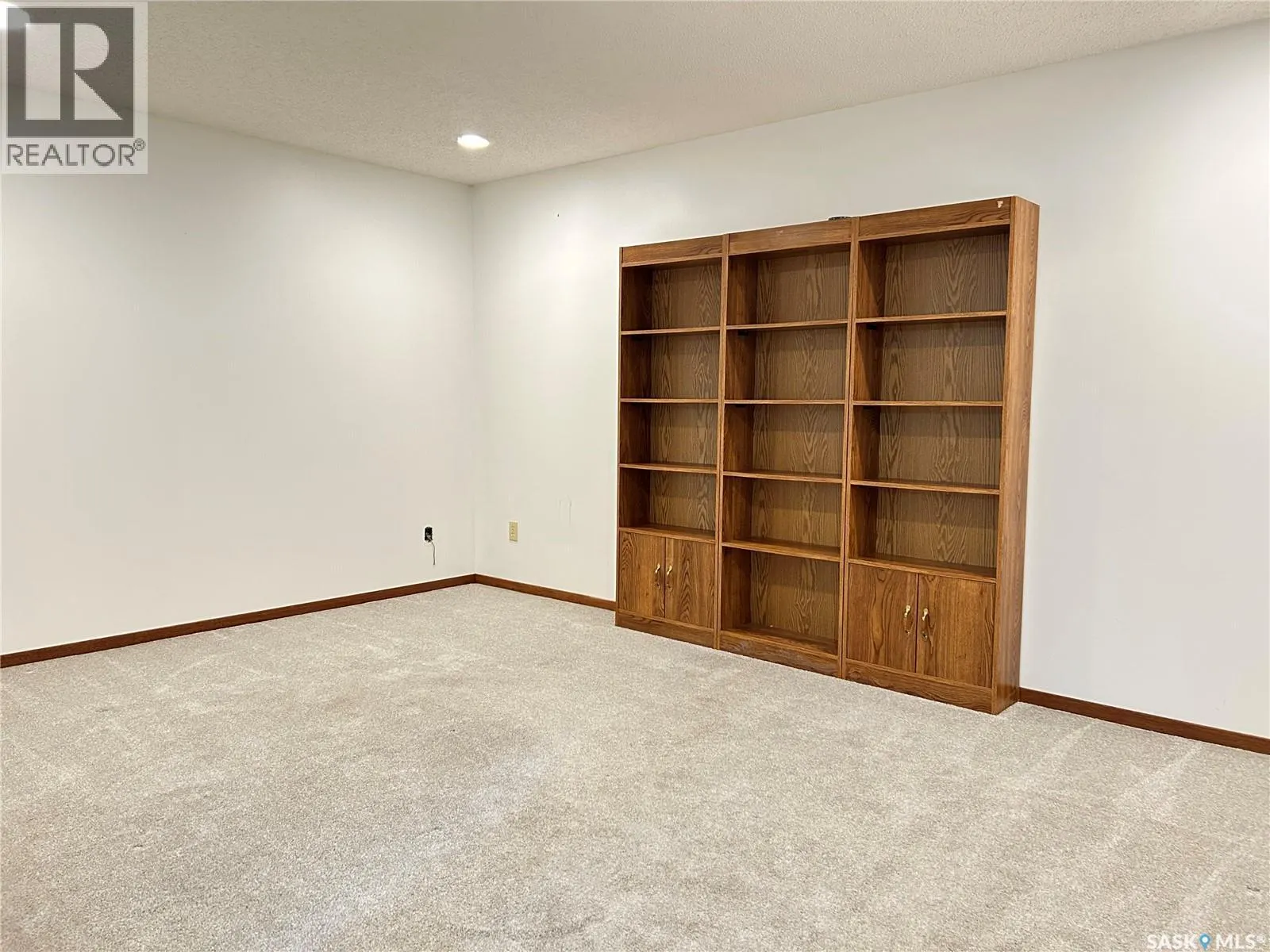1414 East HEIGHTS