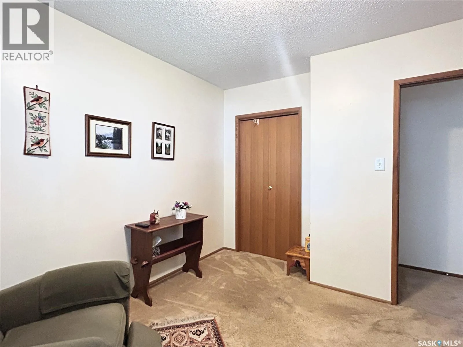 1414 East HEIGHTS