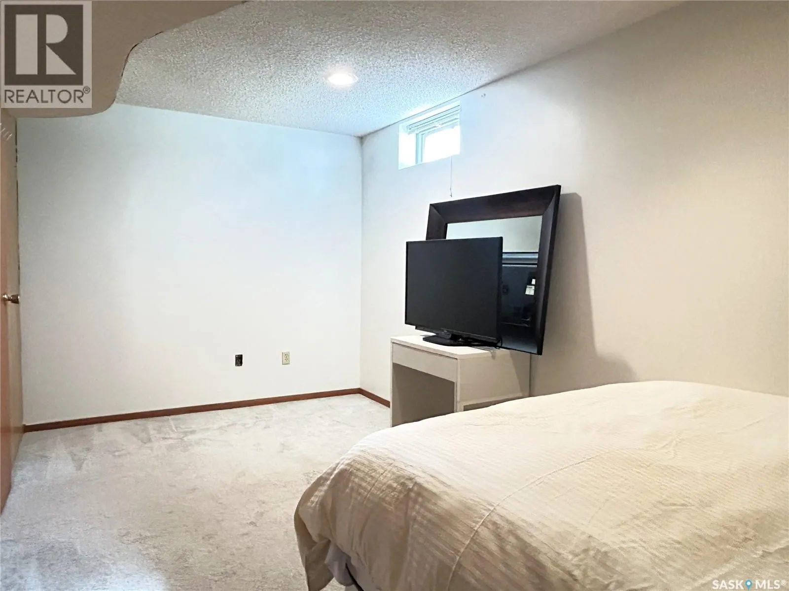 1414 East HEIGHTS