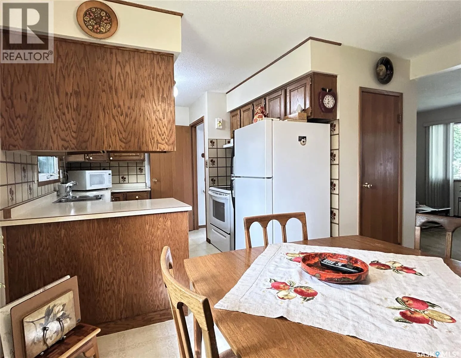 1414 East HEIGHTS