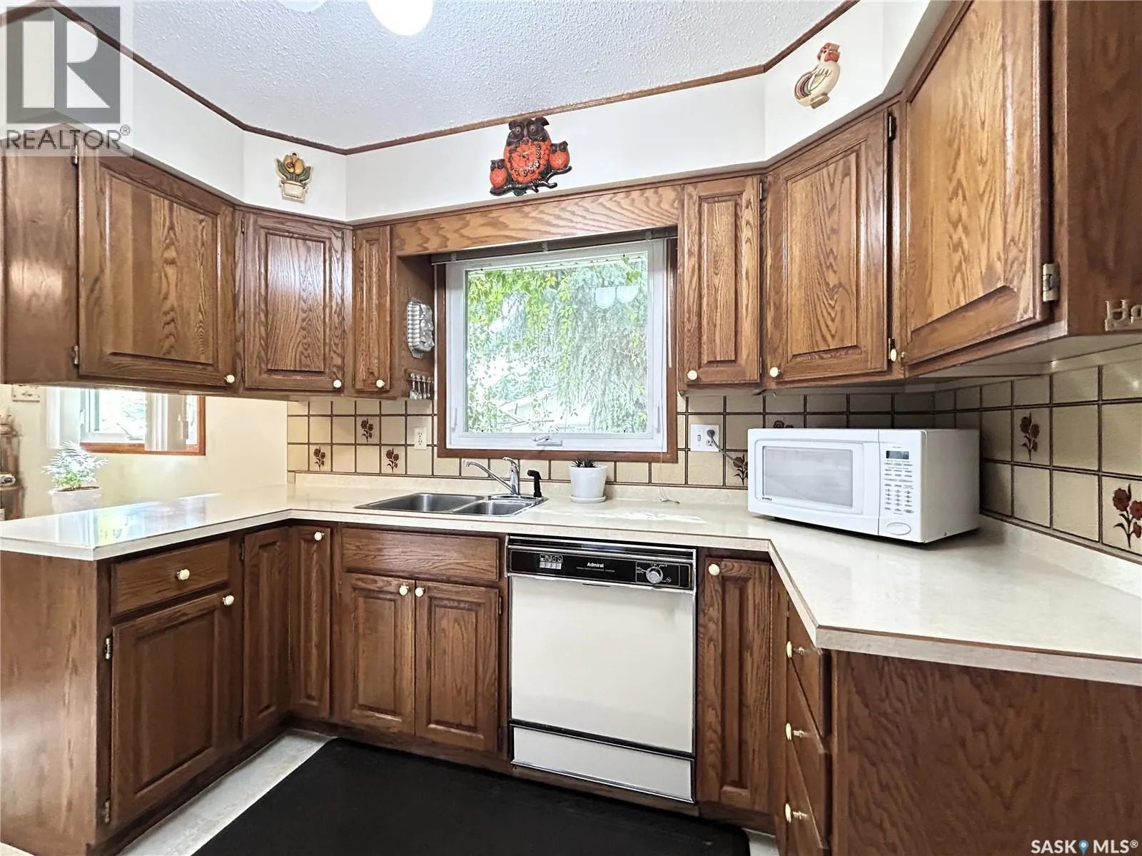 1414 East HEIGHTS
