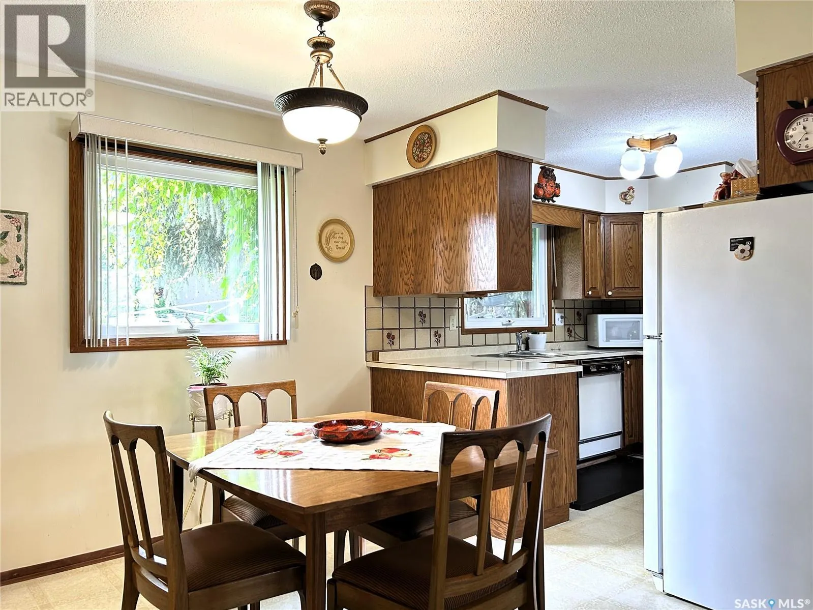 1414 East HEIGHTS