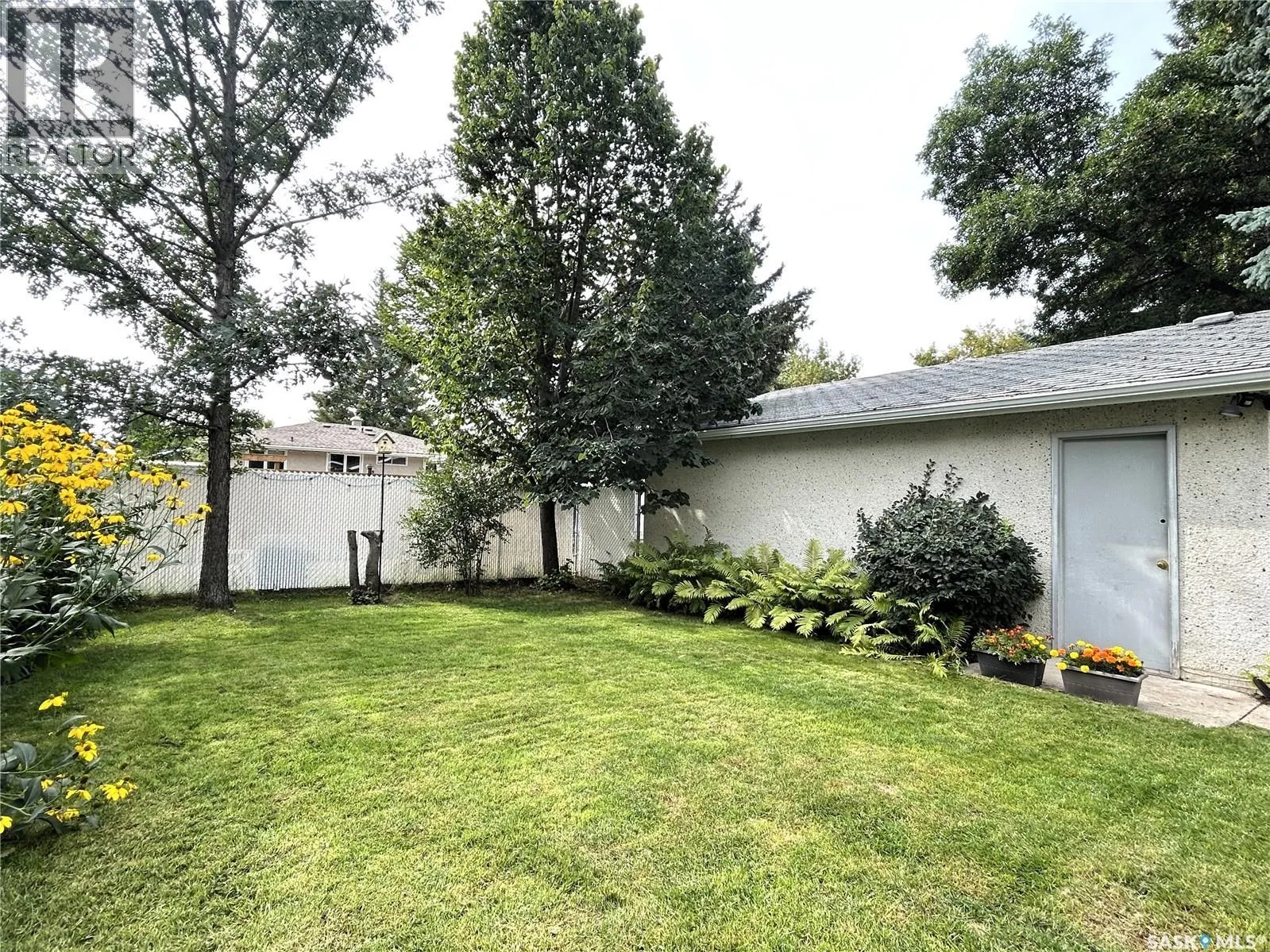 1414 East HEIGHTS