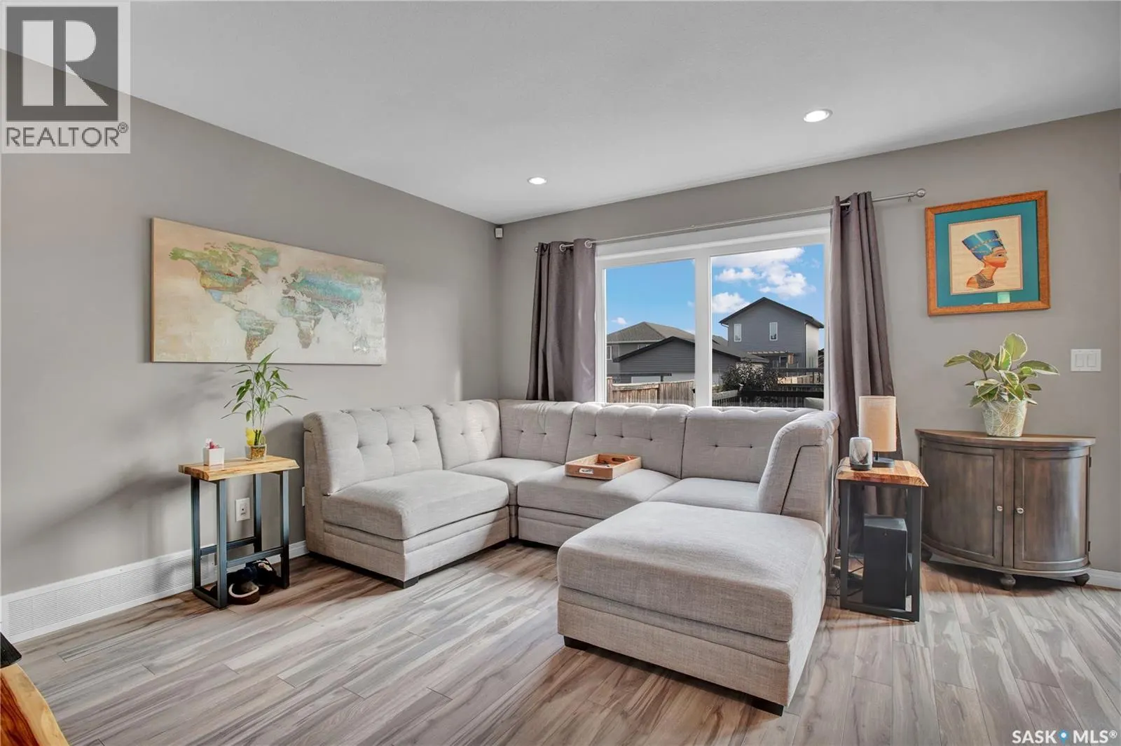 466 Henick CRESCENT