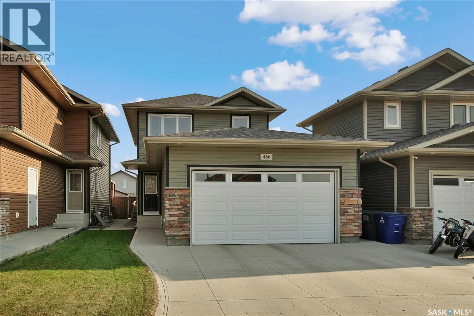 466 Henick CRESCENT