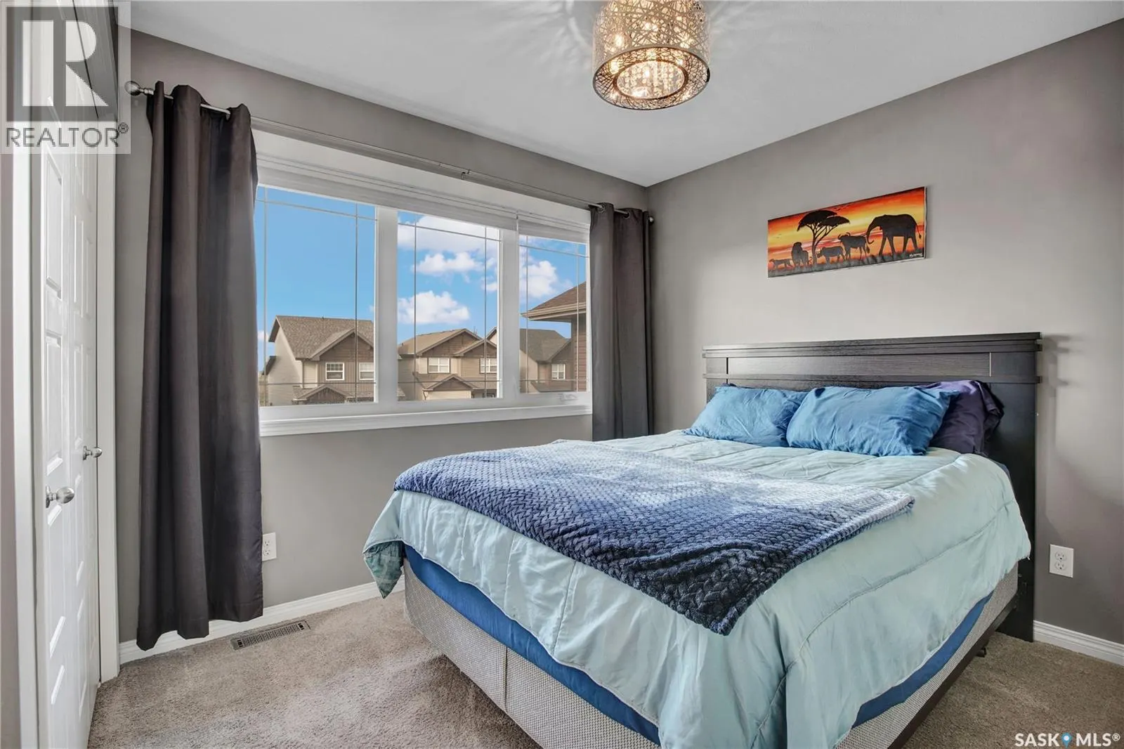 466 Henick CRESCENT
