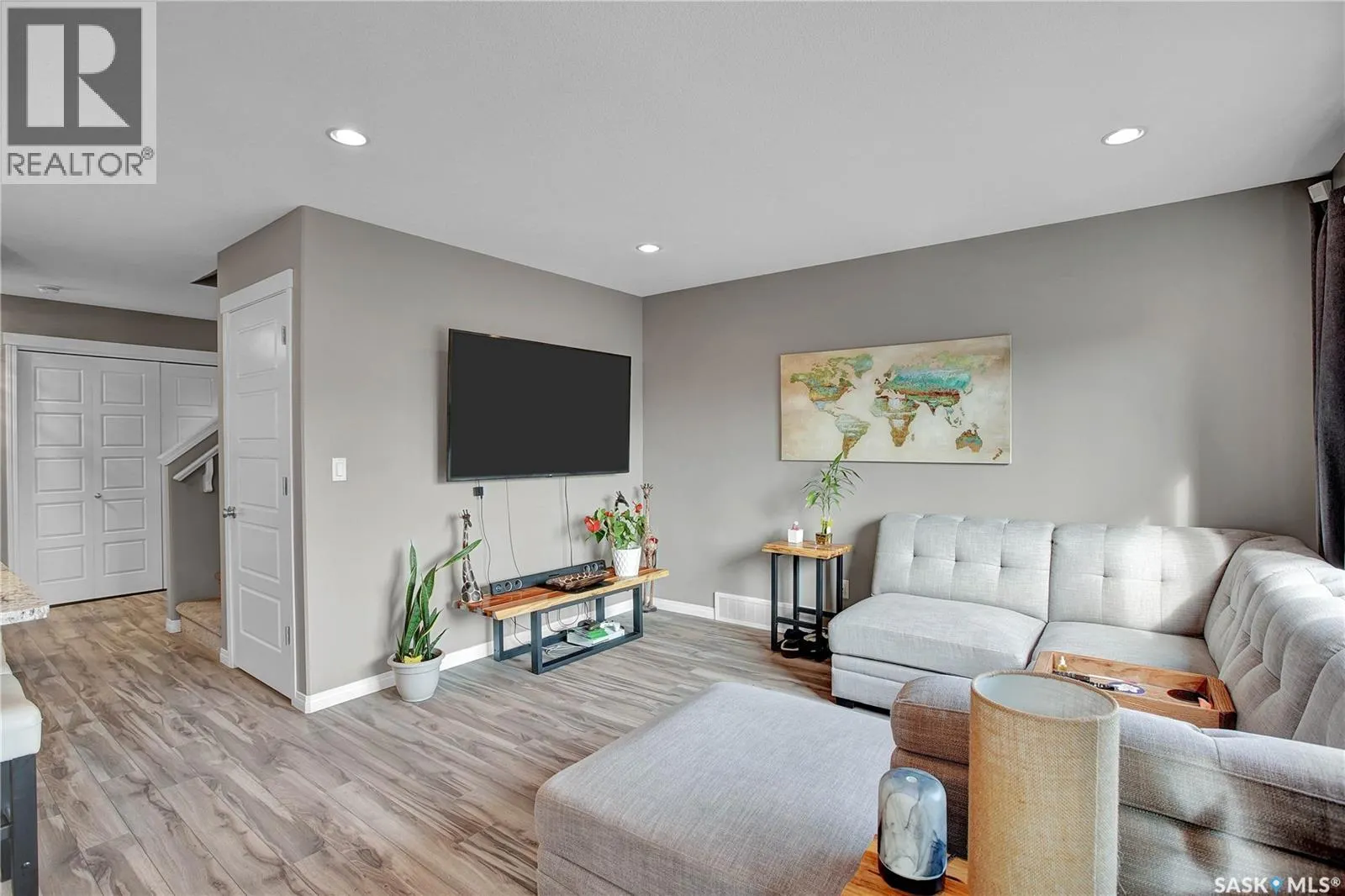 466 Henick CRESCENT
