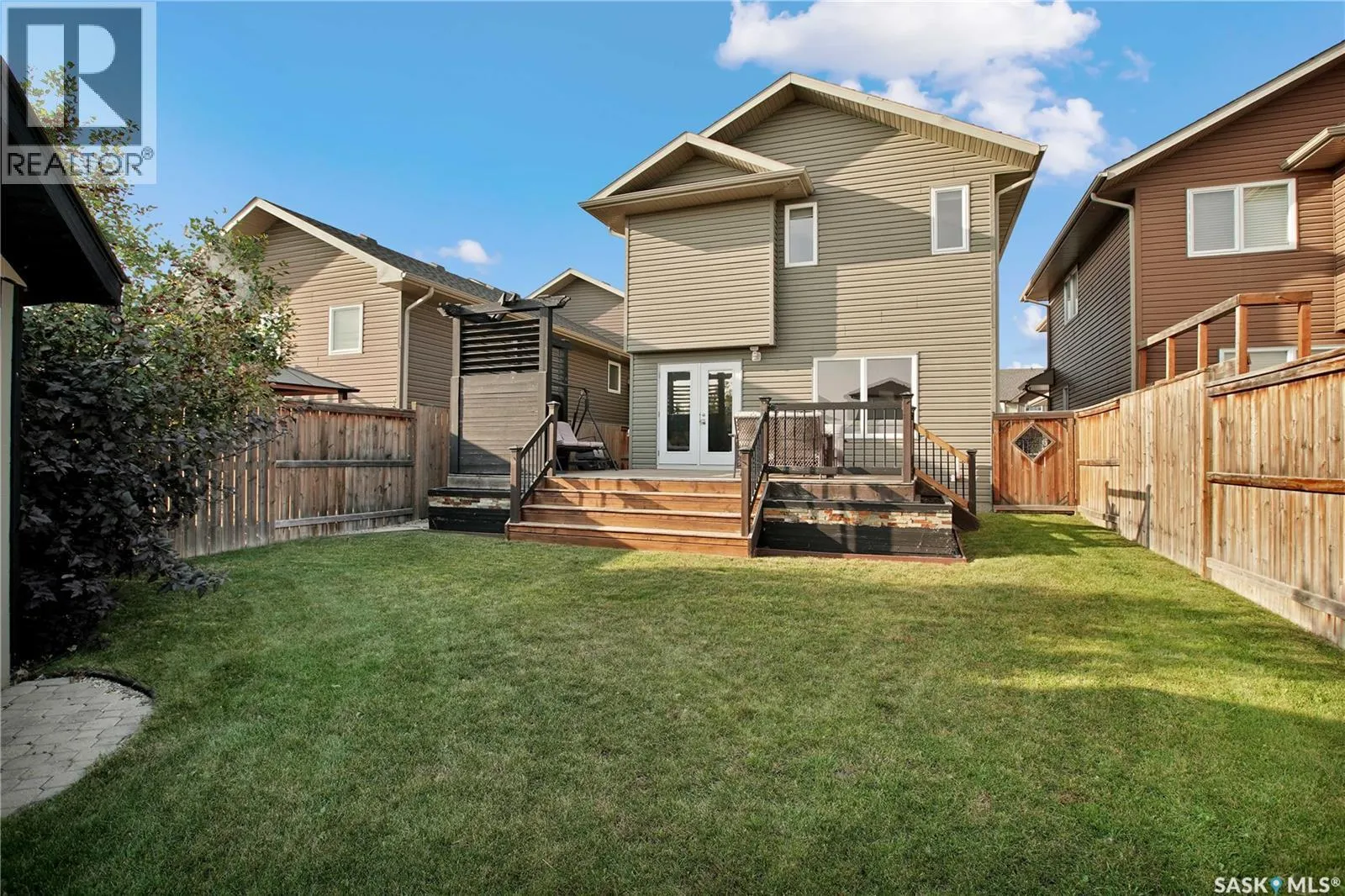 466 Henick CRESCENT