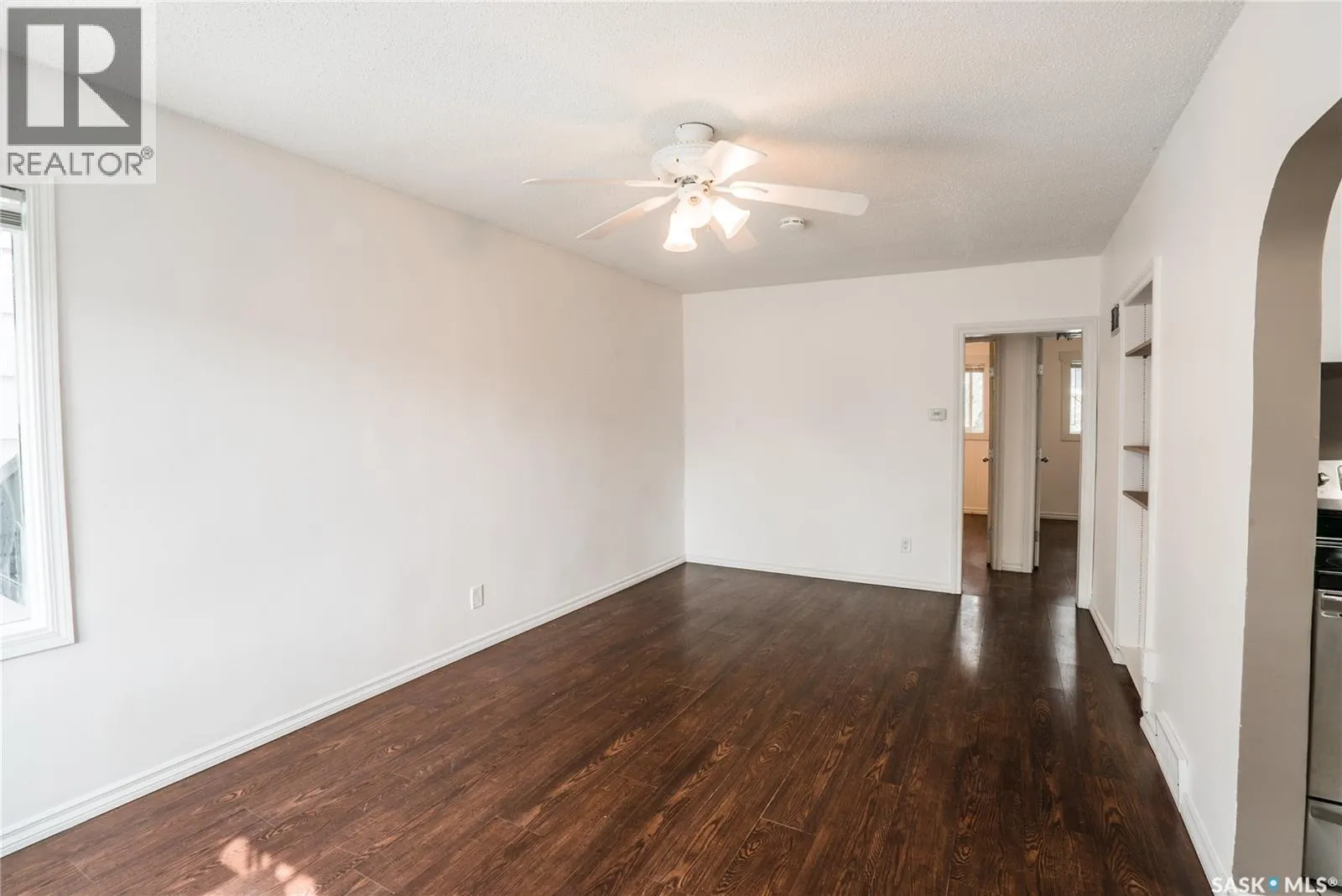 633 6th STREET E