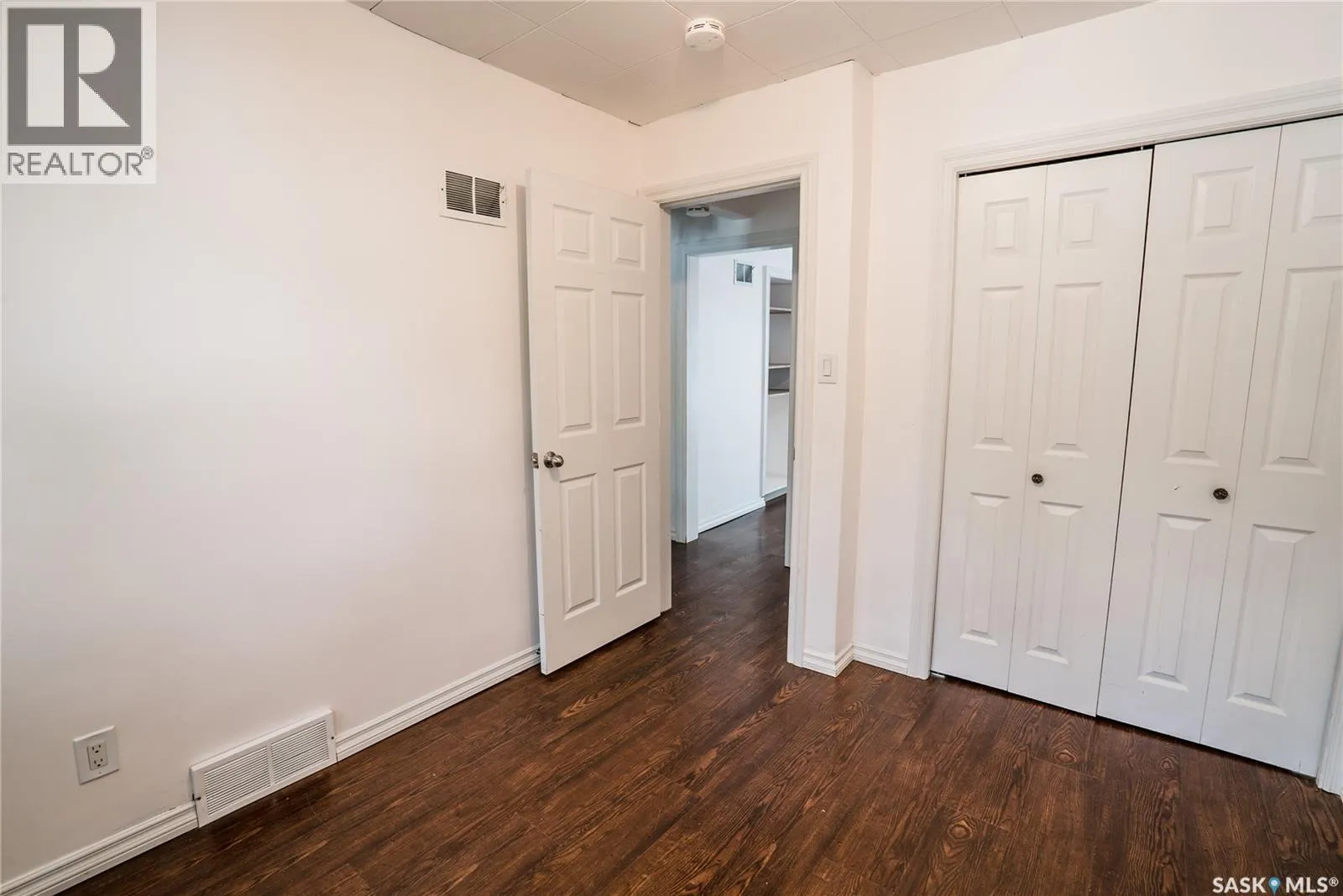 633 6th STREET E