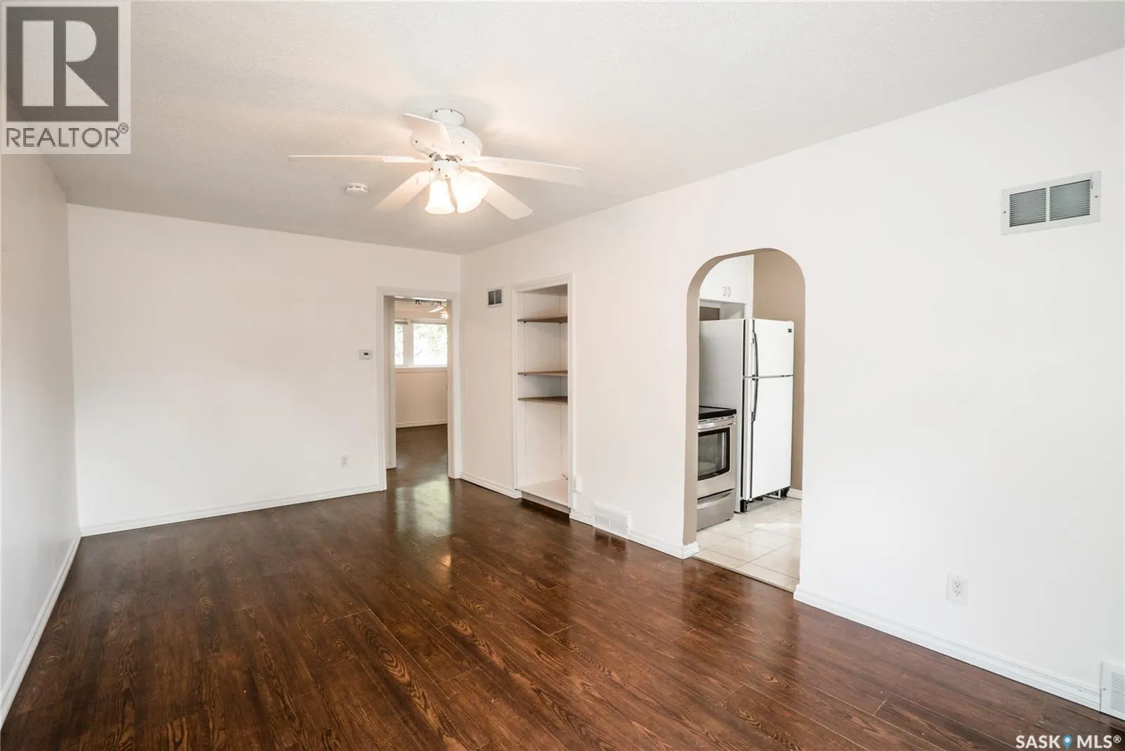 633 6th STREET E