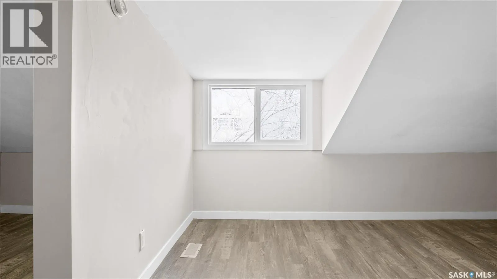 113 109th STREET E