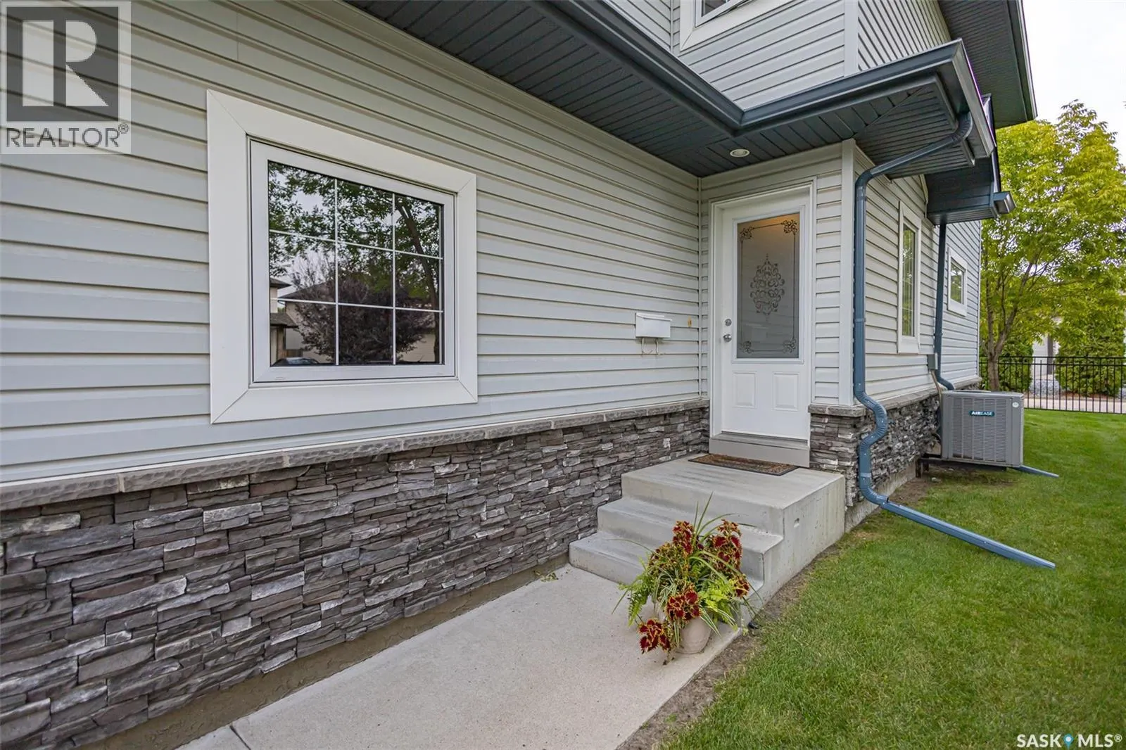 6 110 Dulmage CRESCENT