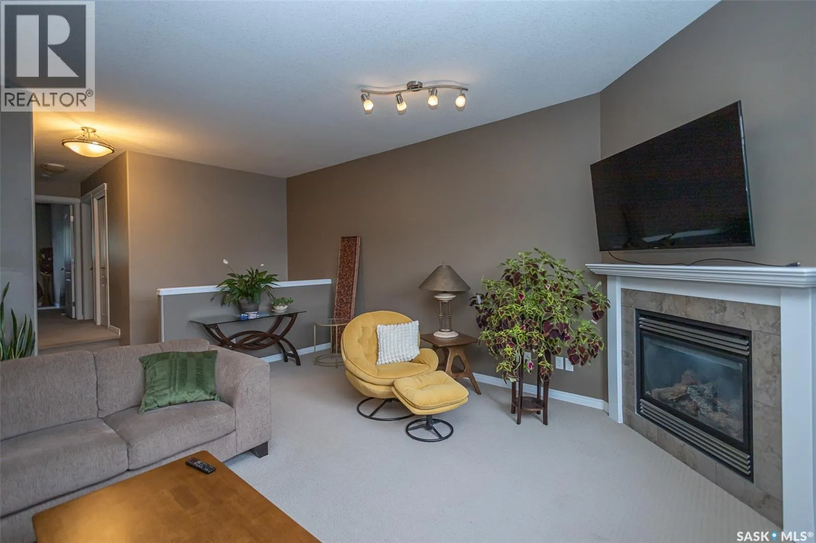 6 110 Dulmage CRESCENT