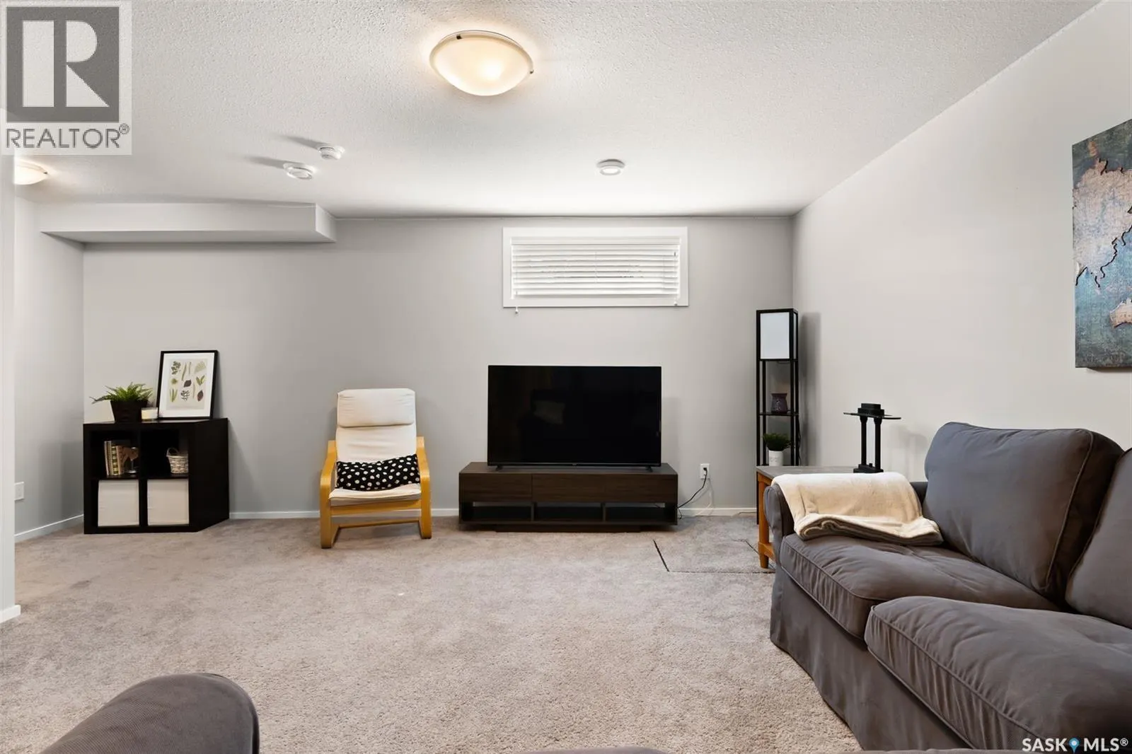 8012 Canola AVENUE