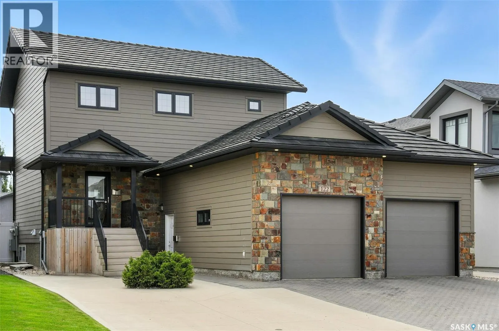 122 Roy CRESCENT