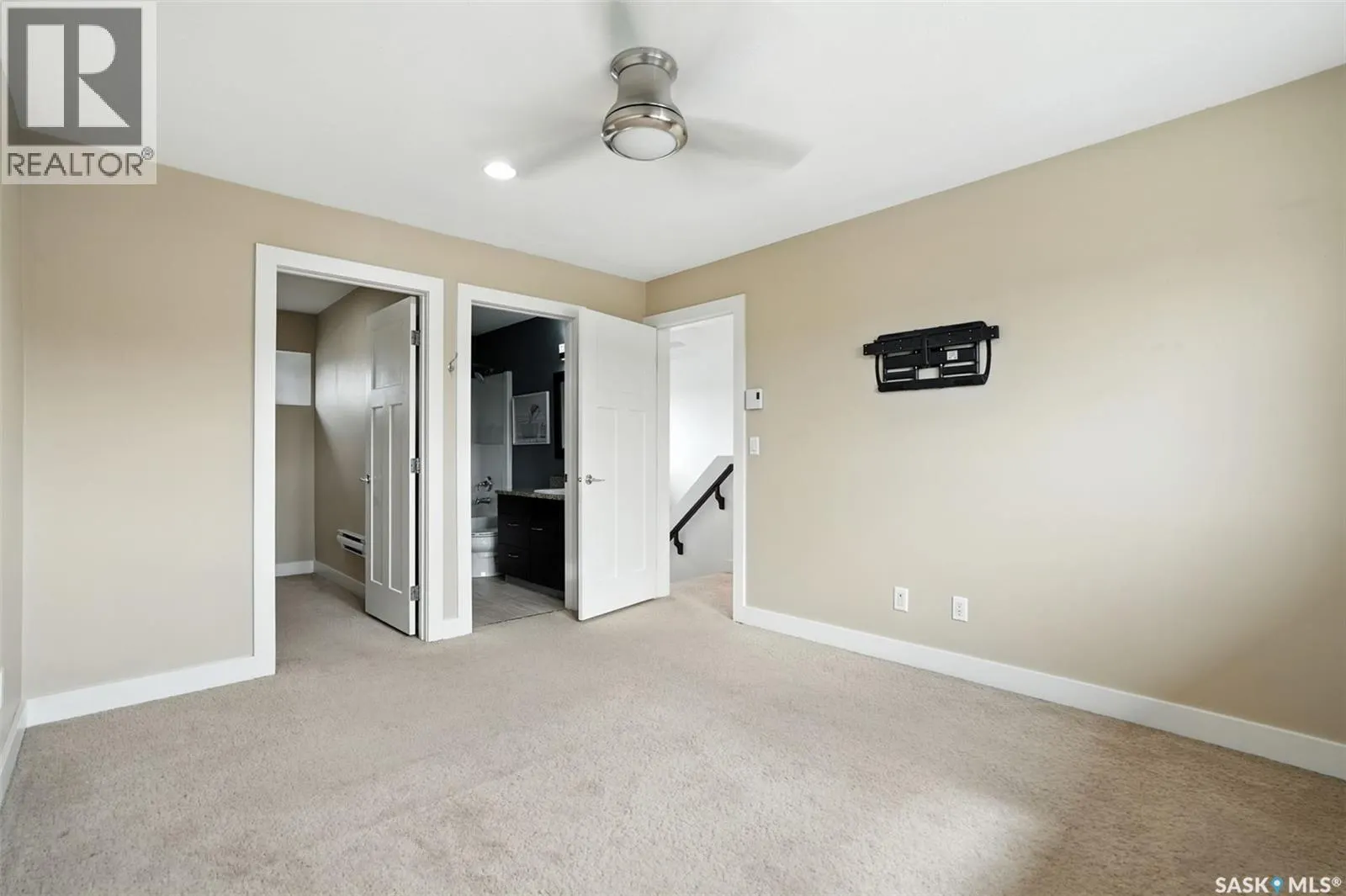 122 Roy CRESCENT