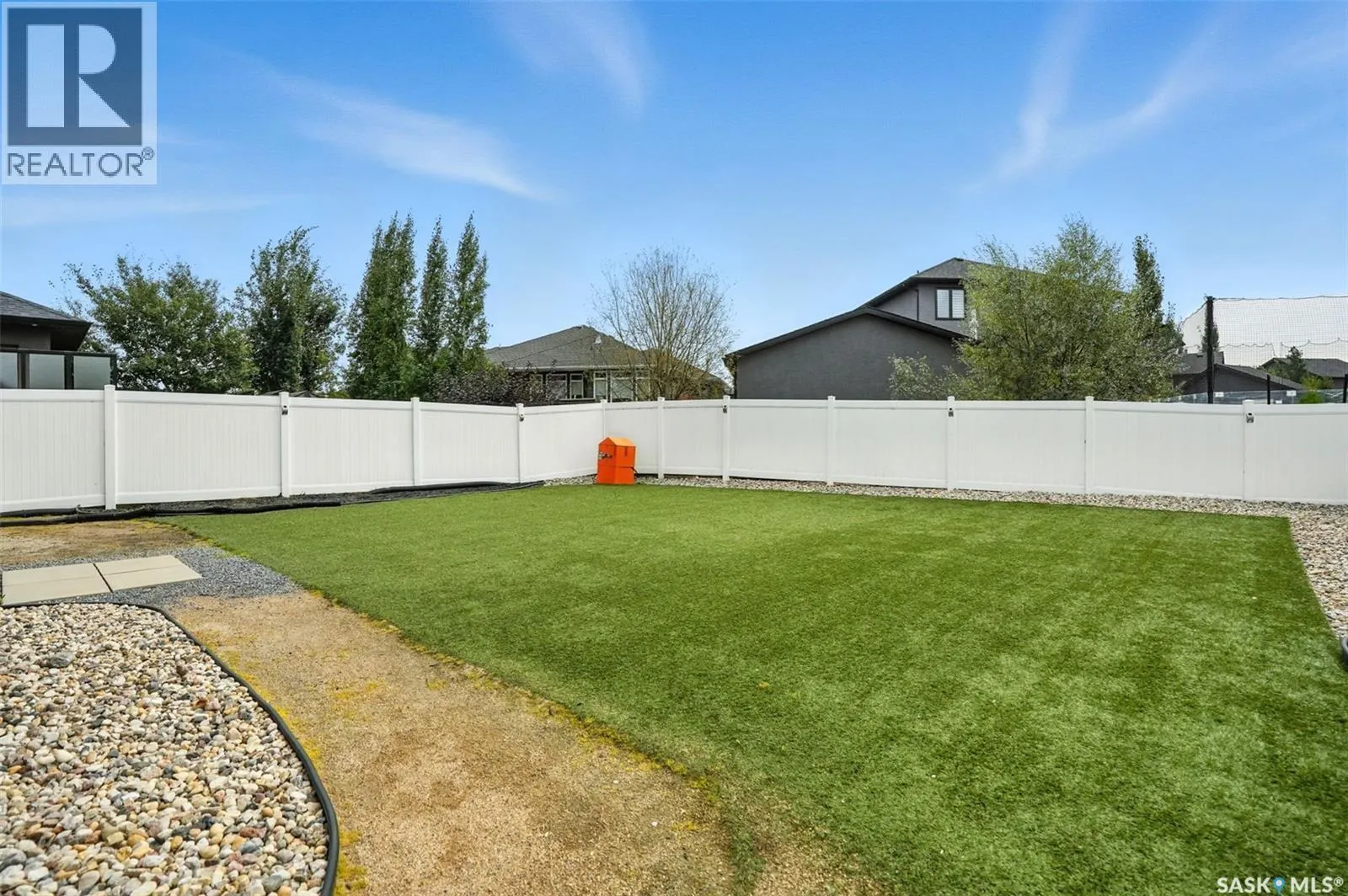 122 Roy CRESCENT