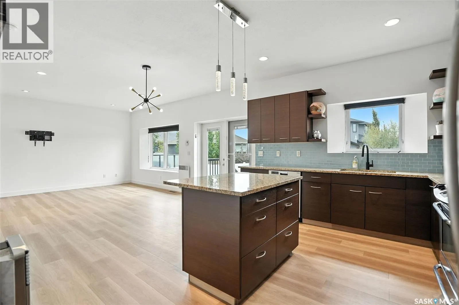 122 Roy CRESCENT