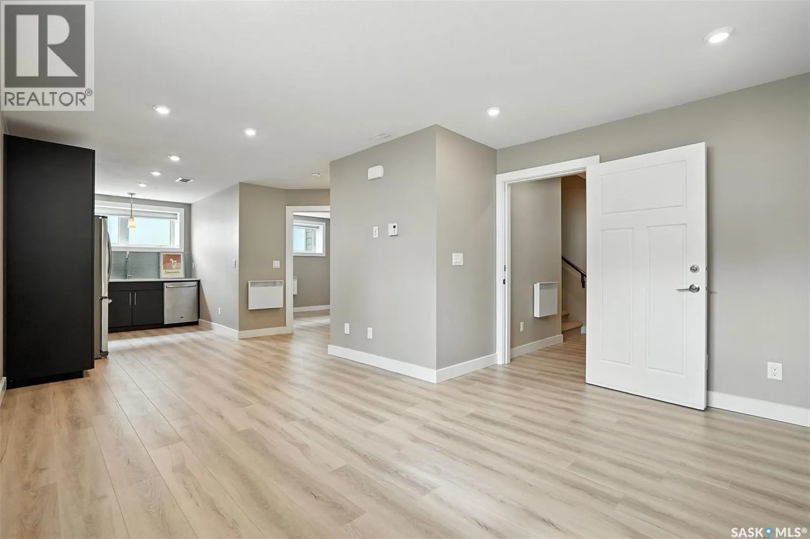 122 Roy CRESCENT