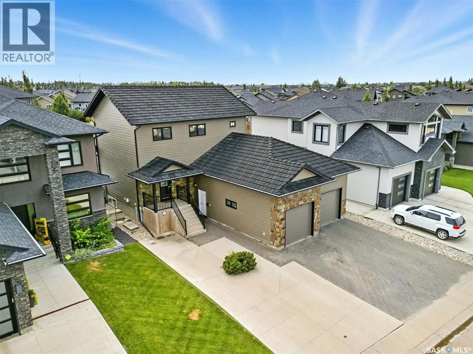 122 Roy CRESCENT