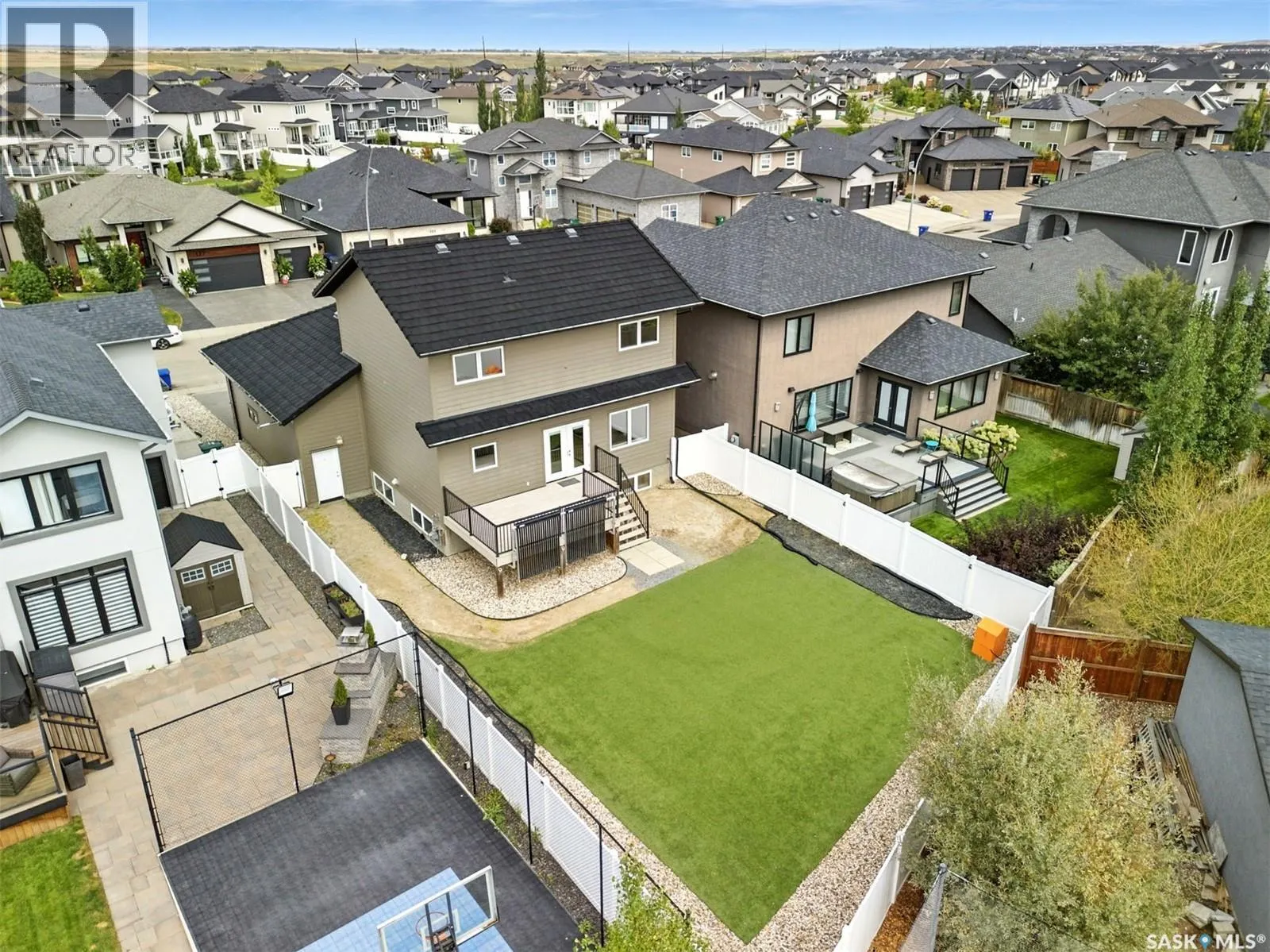 122 Roy CRESCENT