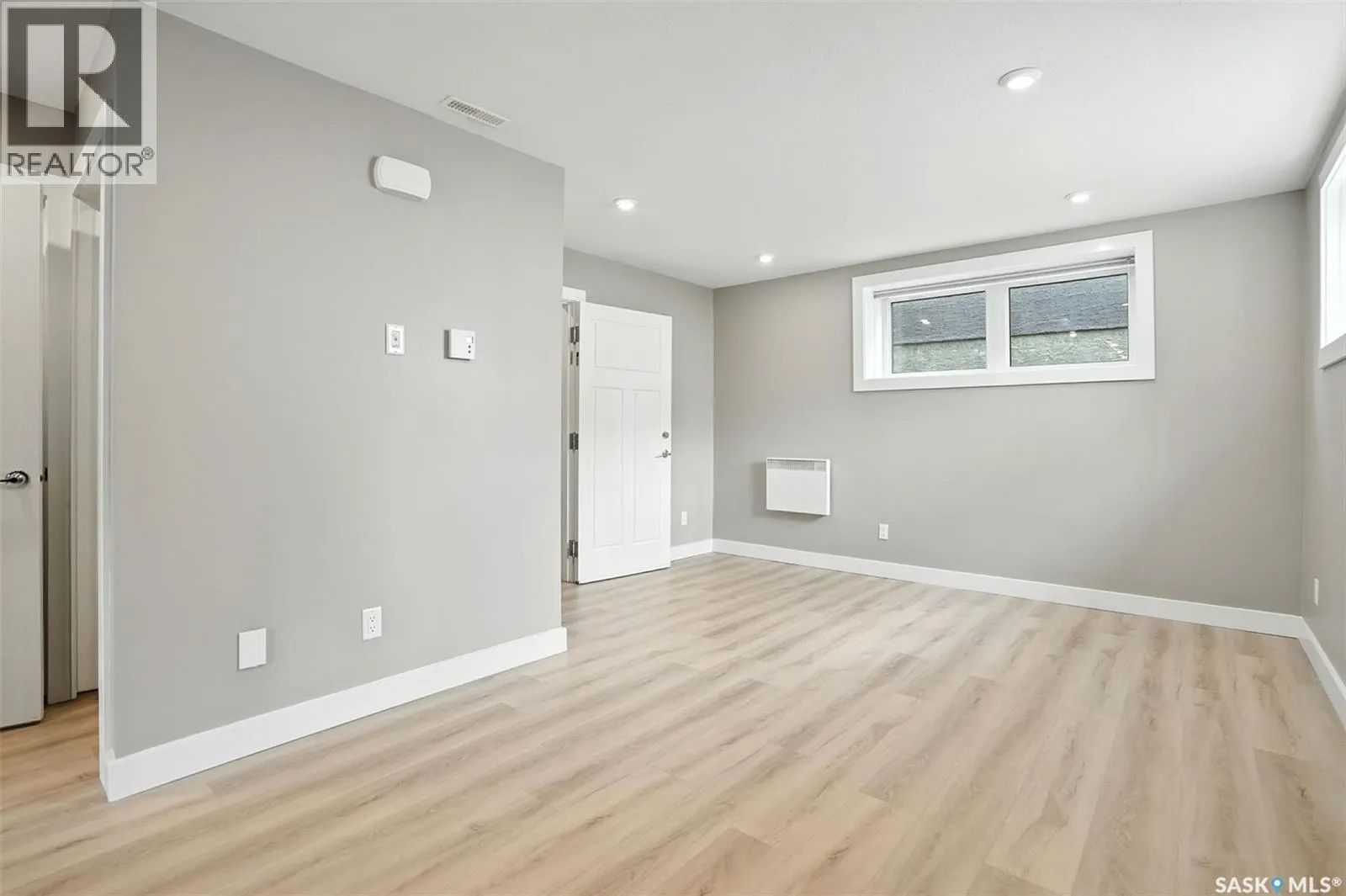 122 Roy CRESCENT