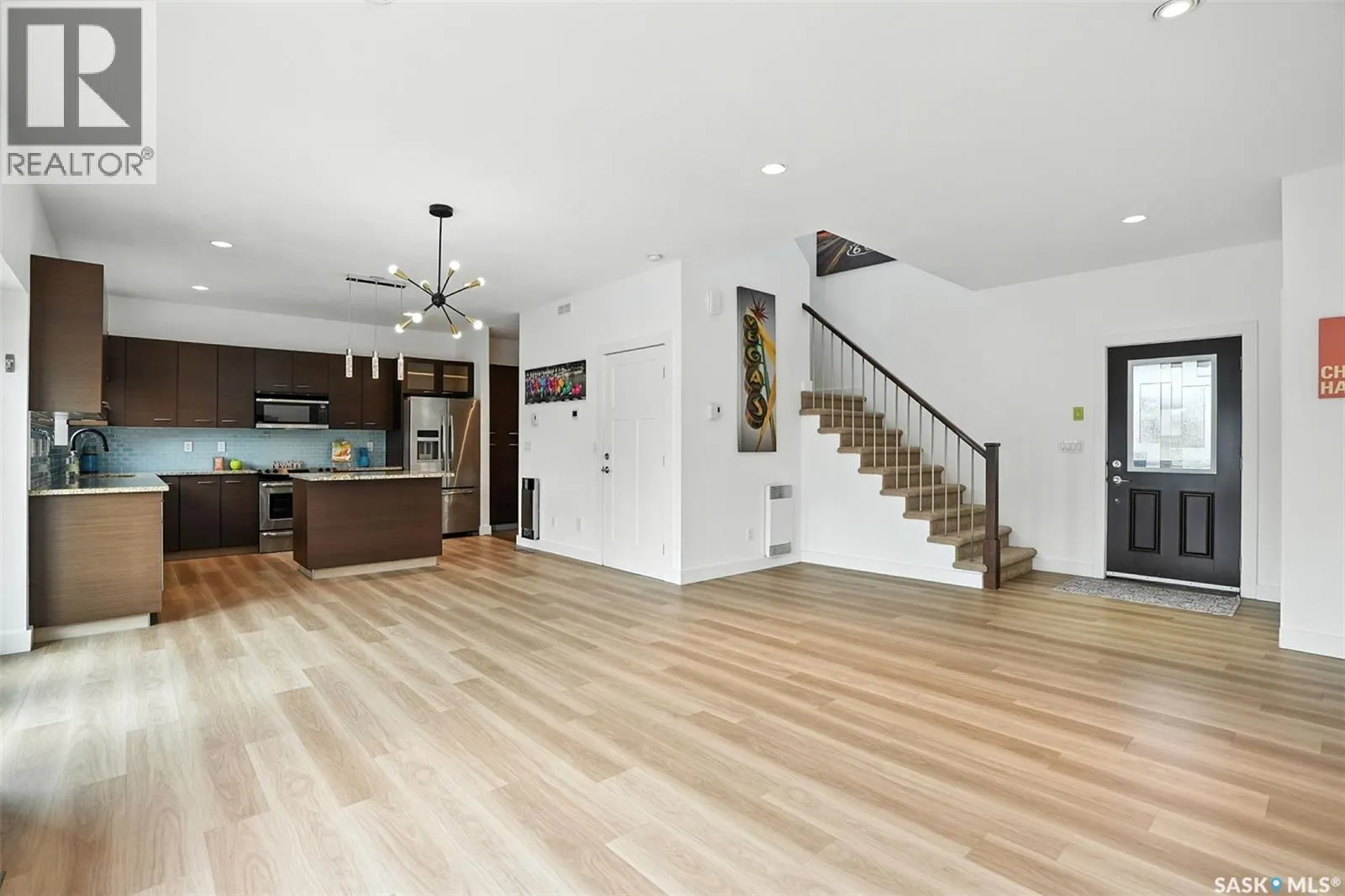 122 Roy CRESCENT
