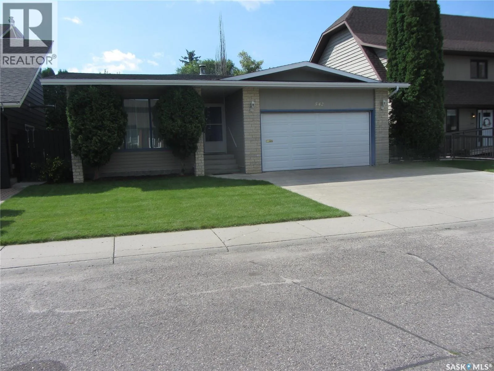 542 Christopher LANE