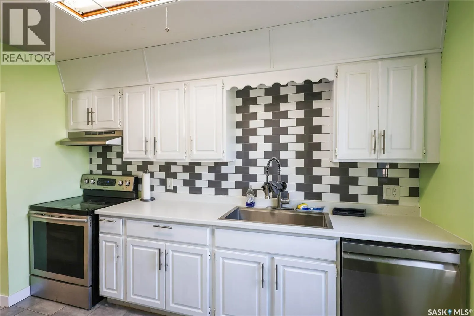 1012 4th STREET E