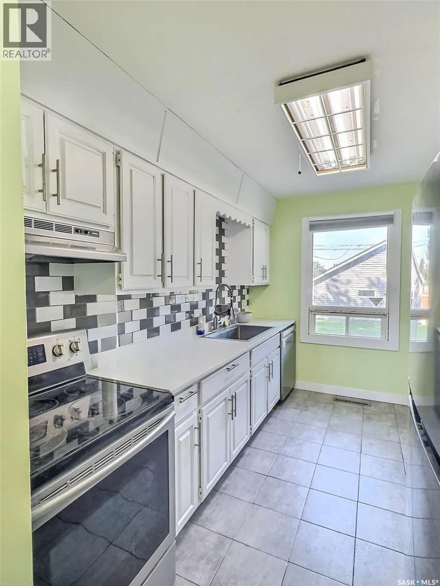 1012 4th STREET E