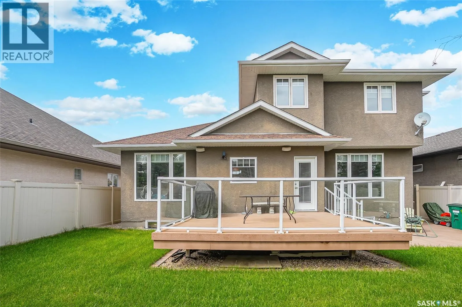 215 Beechwood CRESCENT