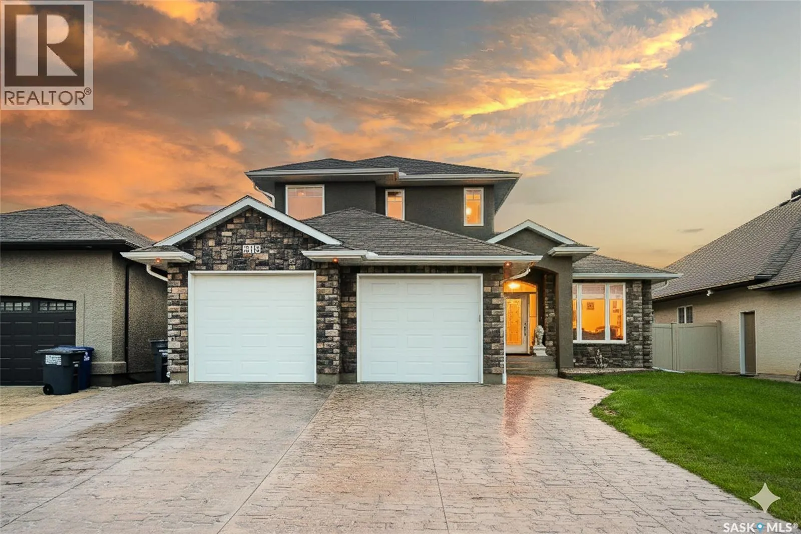 215 Beechwood CRESCENT
