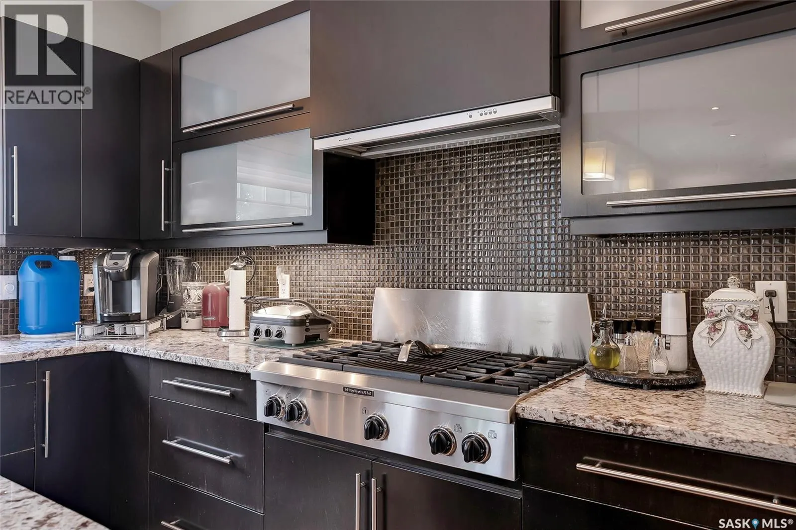215 Beechwood CRESCENT