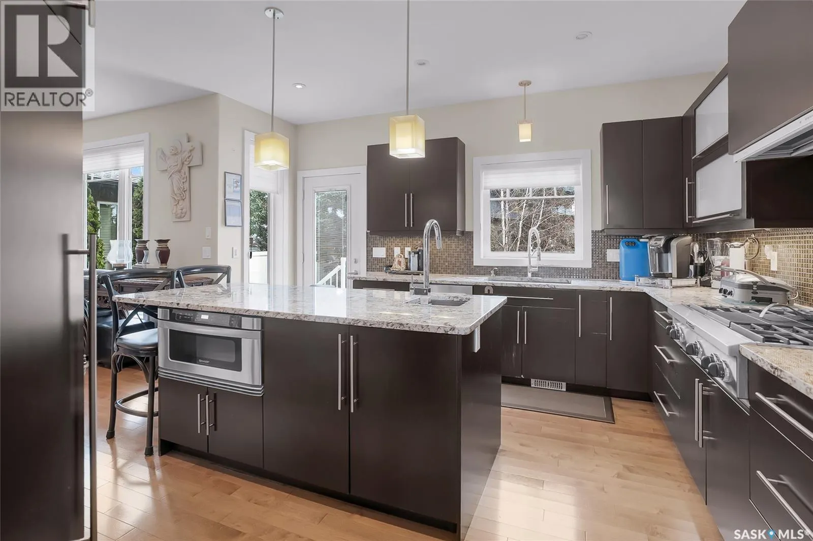 215 Beechwood CRESCENT