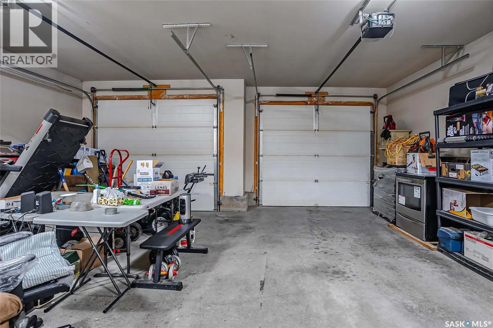 215 Beechwood CRESCENT