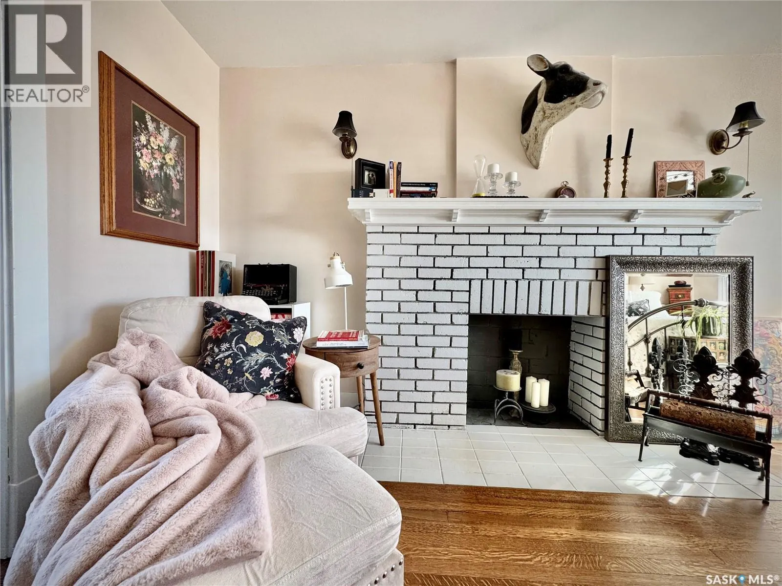 E 89 Smith STREET E