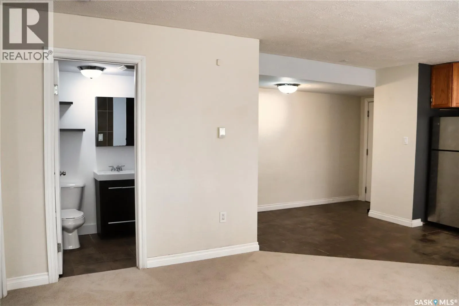 3 1604 Main STREET