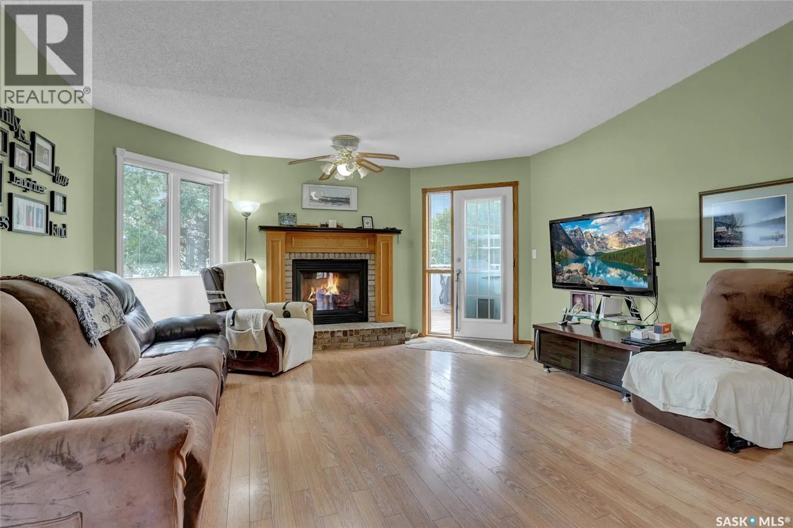 3556 Almond GROVE