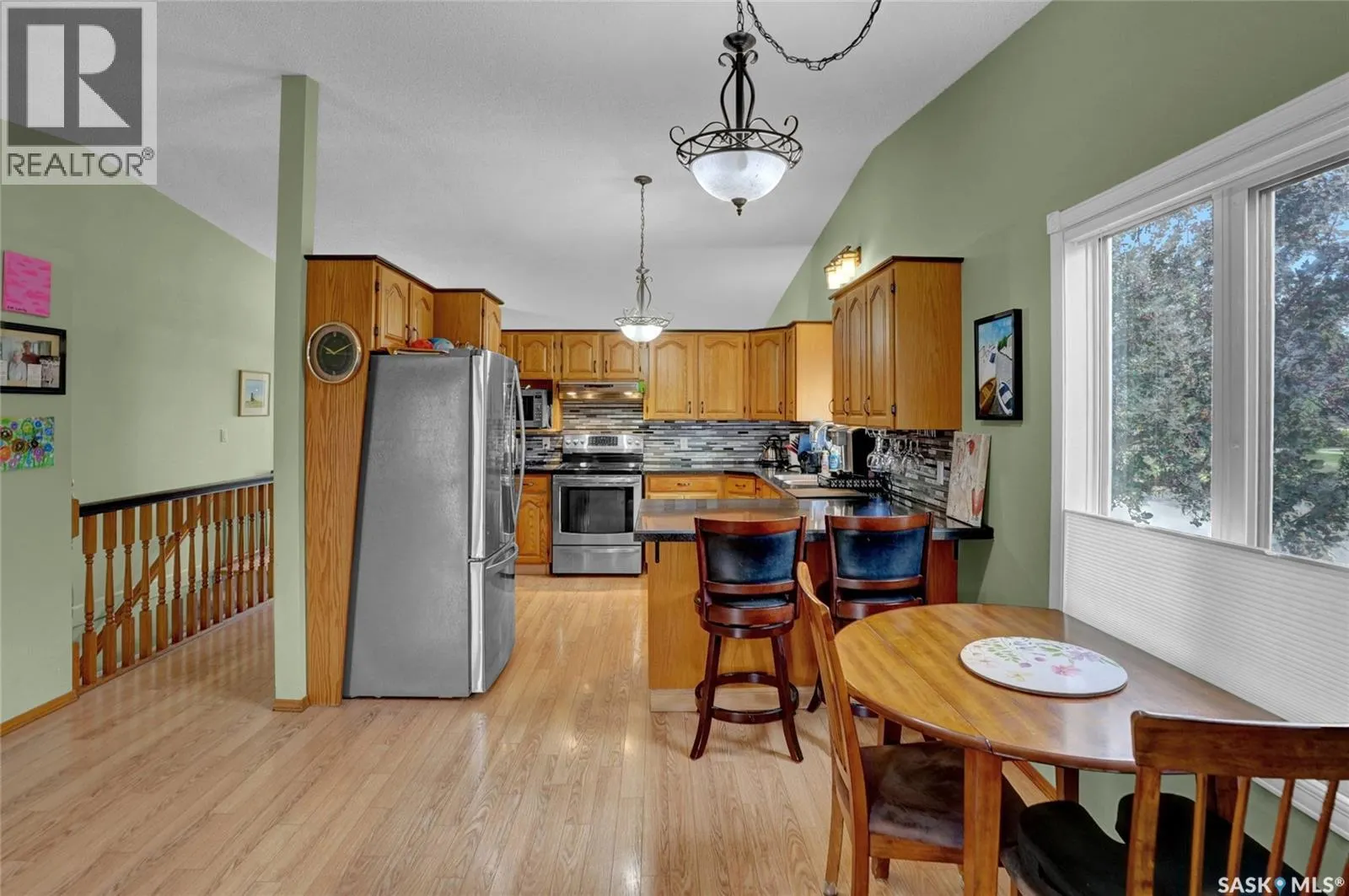 3556 Almond GROVE