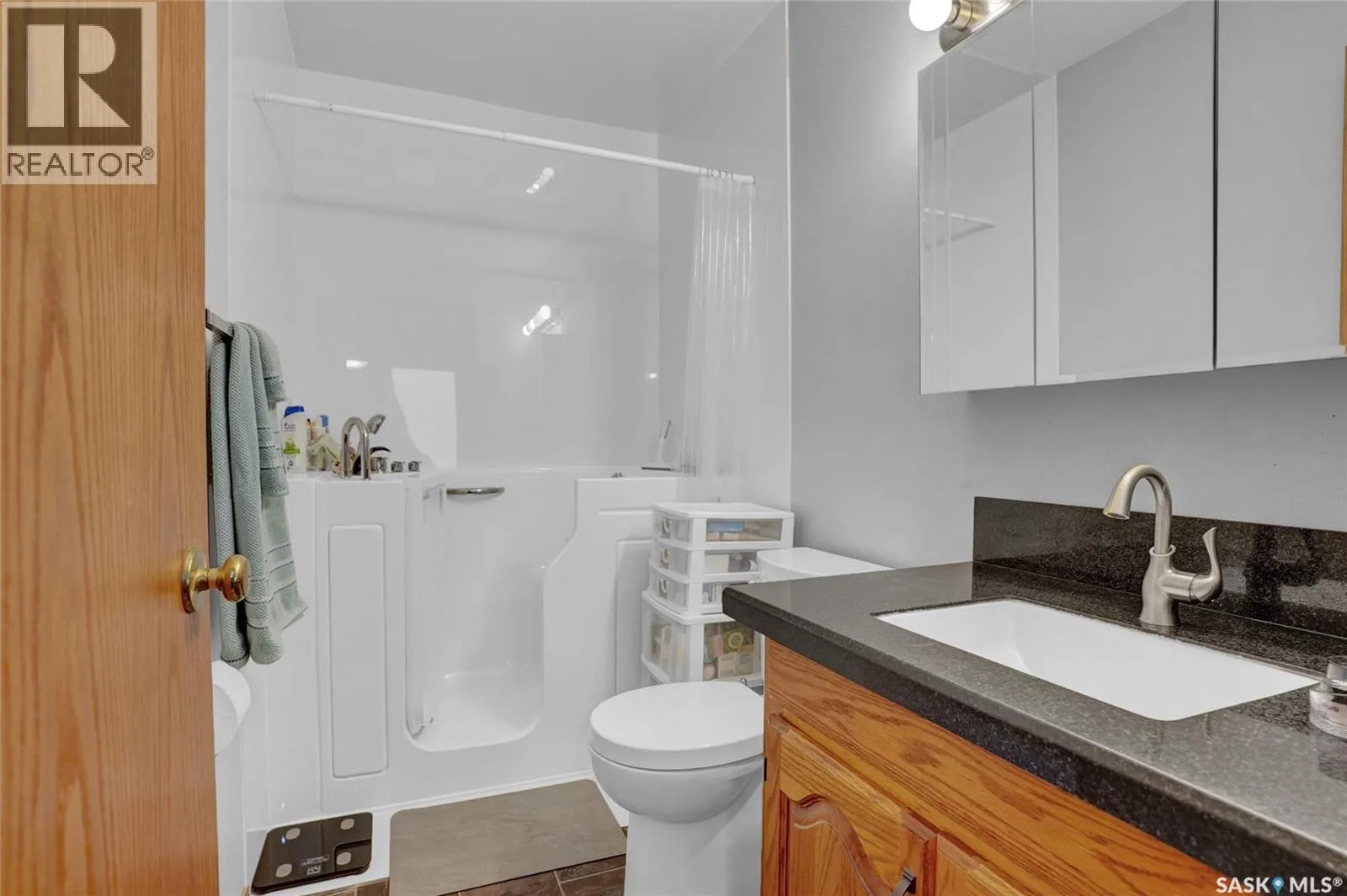 3556 Almond GROVE