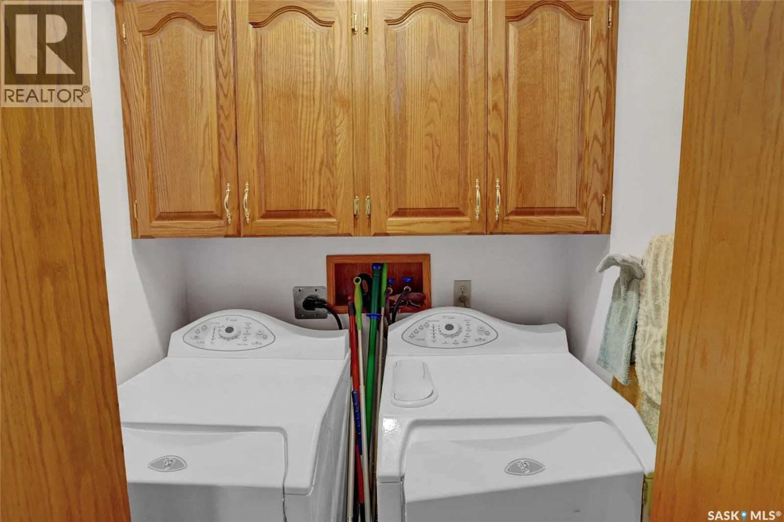 3556 Almond GROVE