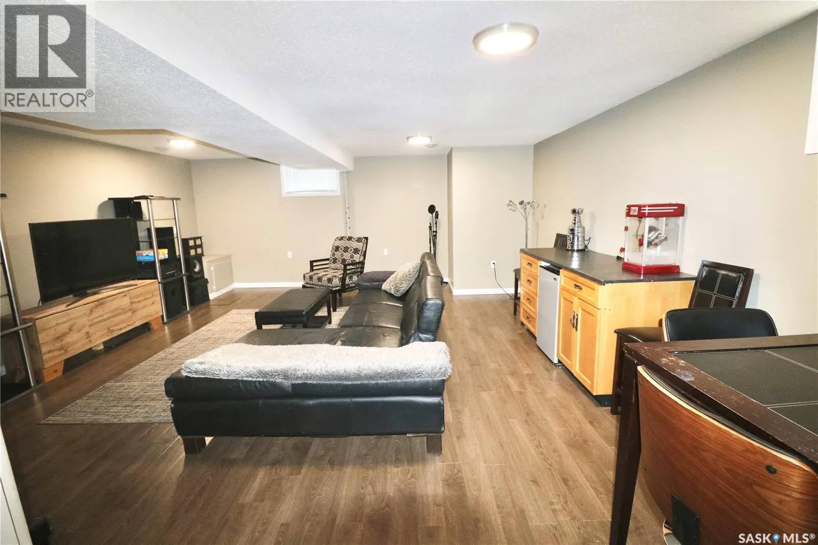 2110 Elliott STREET