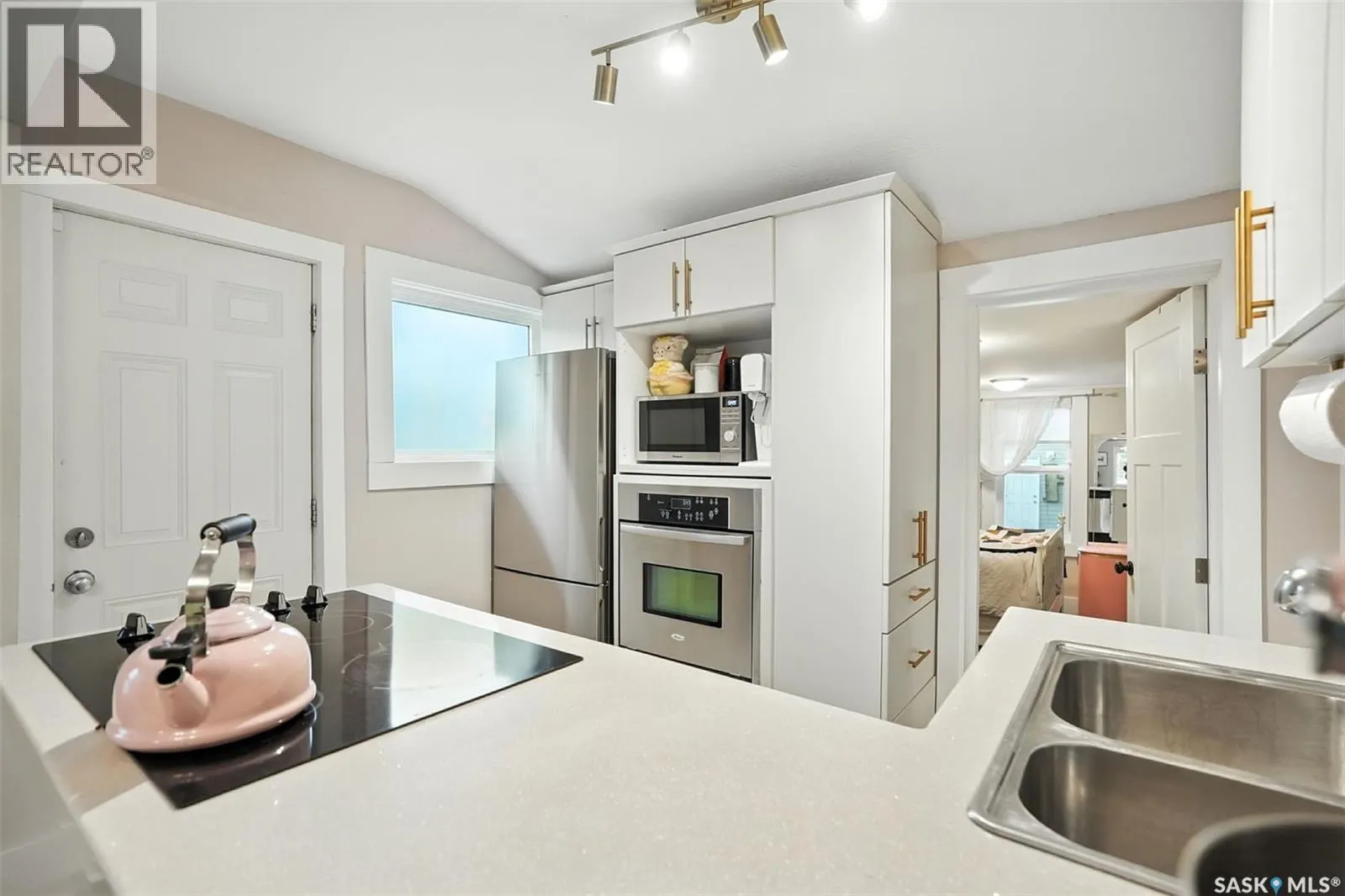 303 29th STREET W