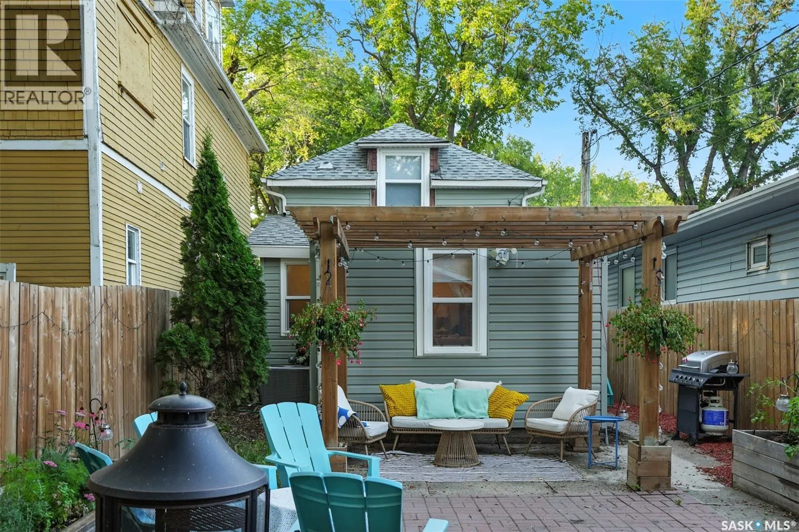 303 29th STREET W