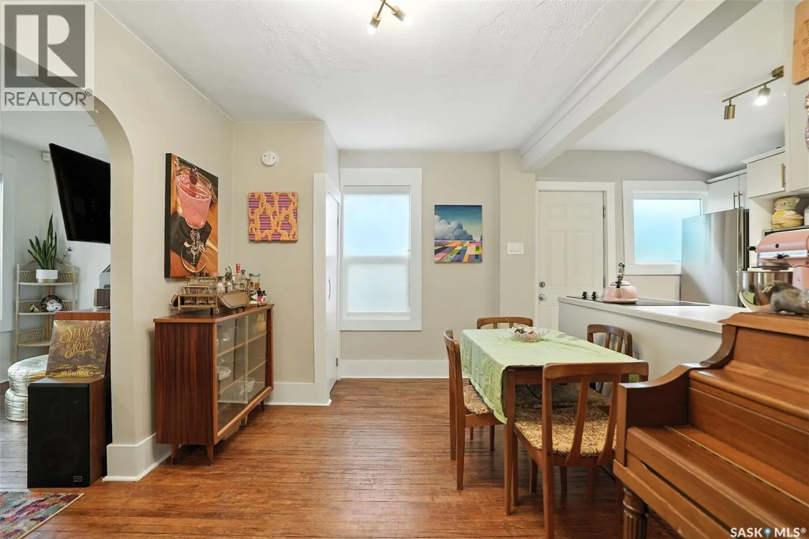 303 29th STREET W